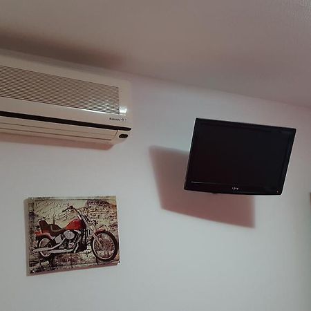 Hostal El Parque San Martín de la Vega Eksteriør billede